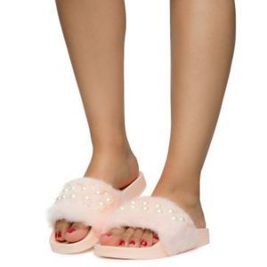 Women's Pink Fuzzy Slippers